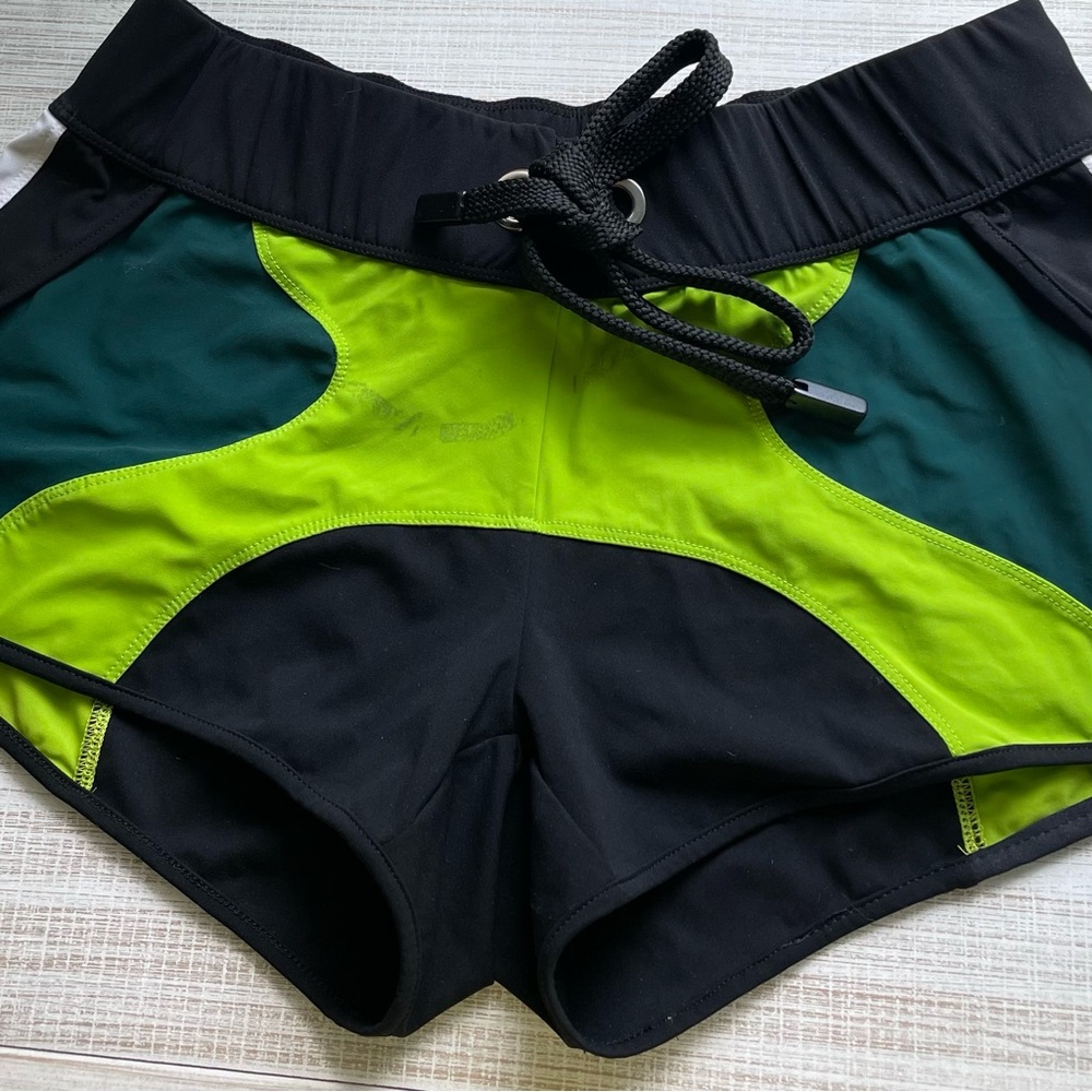 NOKA’OI SHORTS YOGA & LIFE